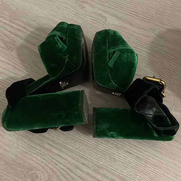Prada heels size 37 - Picture 3 of 4